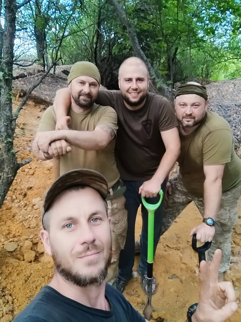 Від роботи з деревом до боїв на фронті: історія прикордонника з Волині, який разом із братом став на захист України