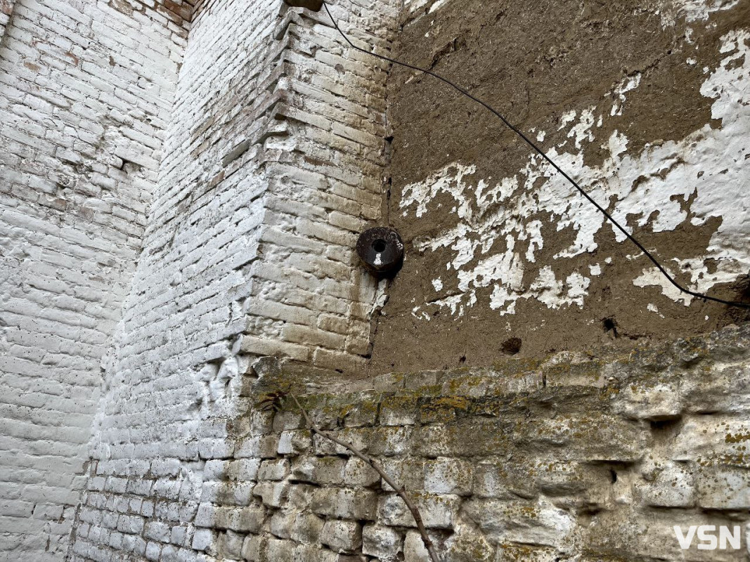 Незламний оберіг: Храм на Волині, який вистояв перед снарядом, що застиг у його стіні. Фоторепортаж