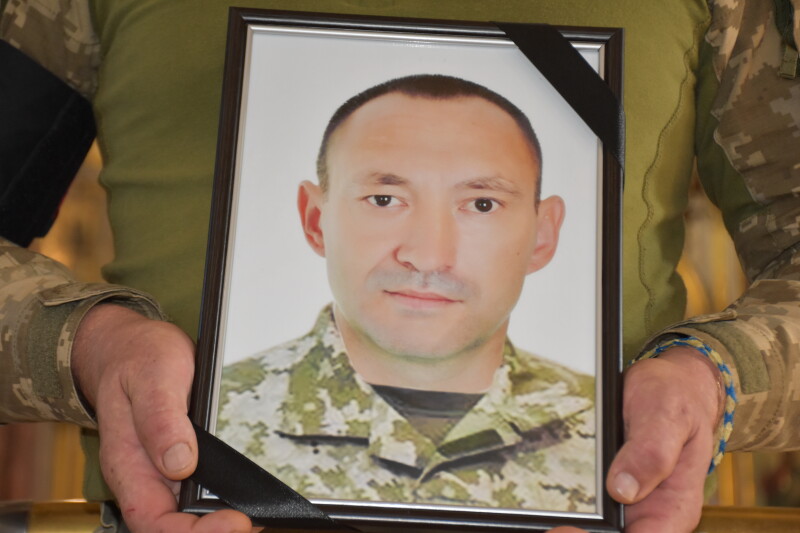 Загинув у Миколаєві: у Луцьку попрощалися з Героєм Юрієм Петровським