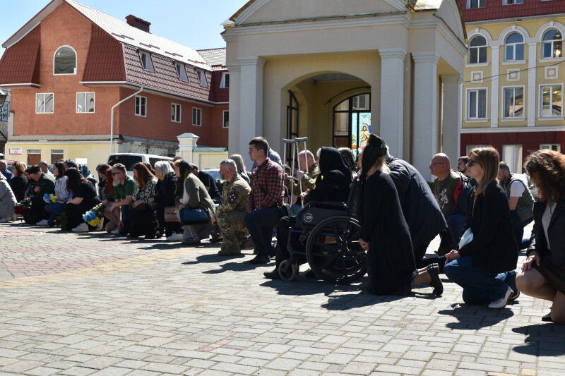 Два прощання в один день: у Луцьку в останню дорогу провели полеглих воїнів - Євгенія Поліщука та Юрія Сілюка