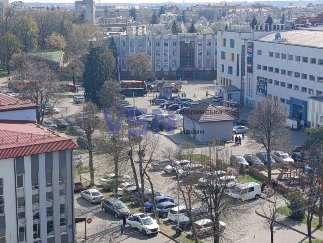 Людей вивели на вулицю: в РЦ «Промінь» у Луцьку - пожежа