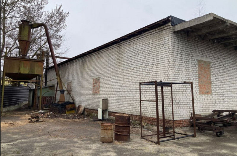 На Волині продають виробничий комплекс із пилорамою, цехом і складами за 10 мільйонів