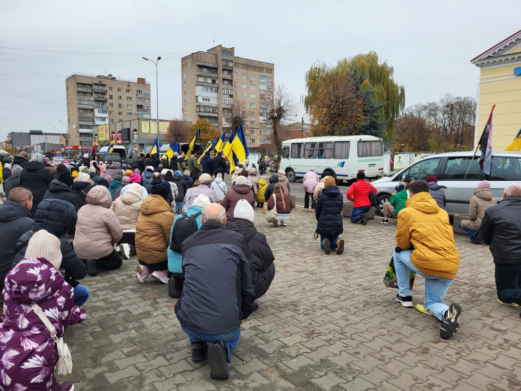 Поховали в переддень дня народження: на Волині попрощалися із Героїнею Мариною Ізотовою