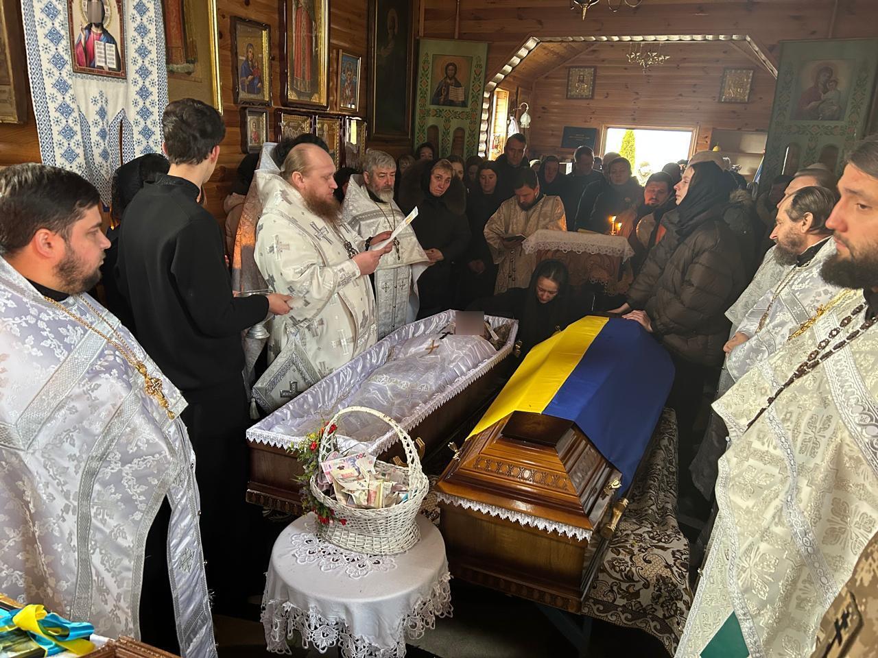 Двоє братів-Героїв загинули в бою за Україну: на Волині попрощалися з Богданом та Валентином Василюками