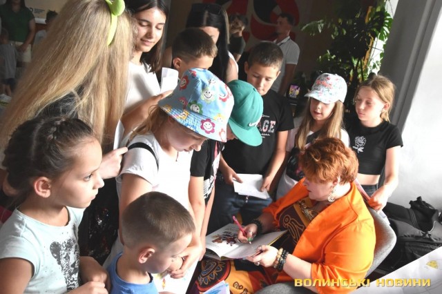 У Луцьку дітям військових та переселенців  організували розважальну програму