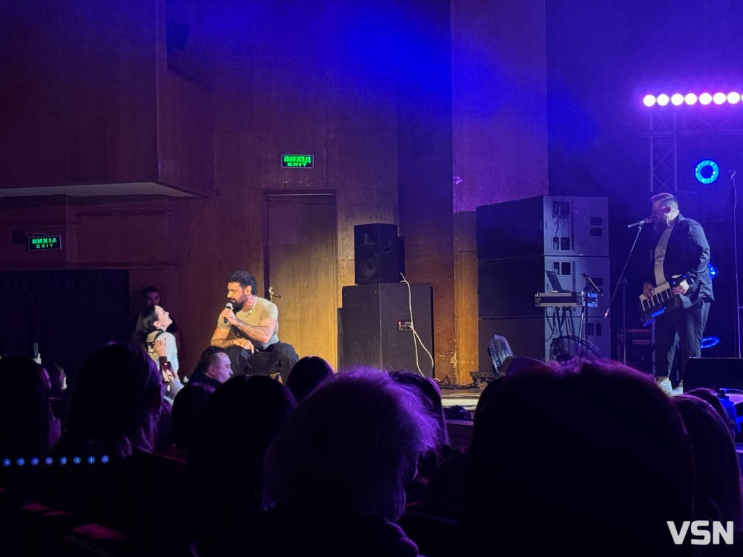 «Пінаколада» дарує другу молодість»: Віталій Козловський зібрав повний зал у Луцьку