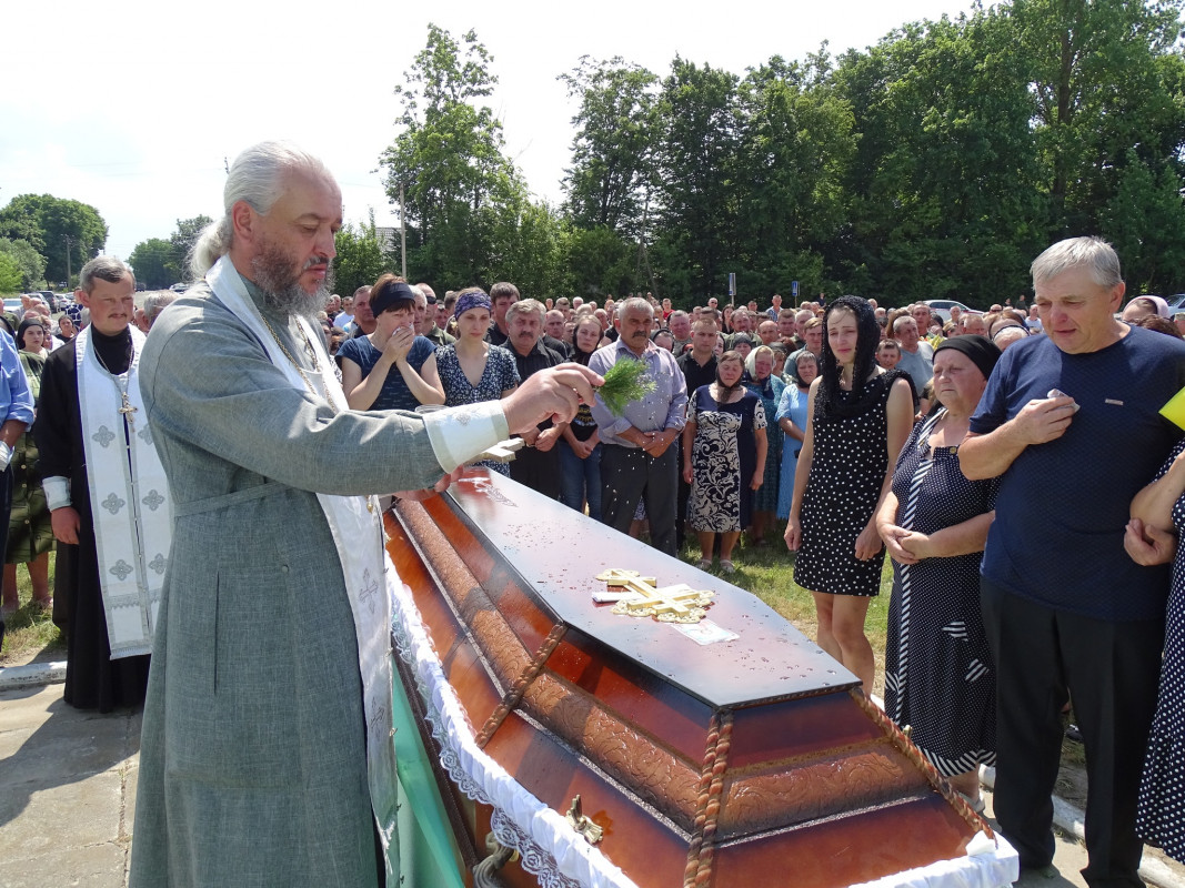 У перший день вторгнення став на захист країни: на Волині попрощалися із молодим Героєм Олександром Карпуком