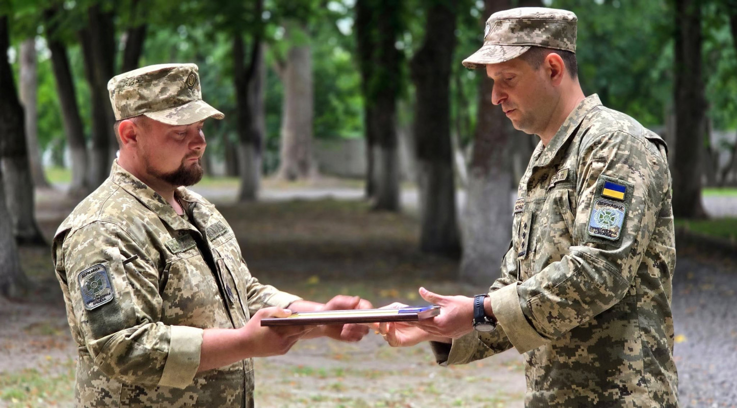 9 місяців стримували ворога на Харківщині: прикордонники Волинського загону отримали нагороди