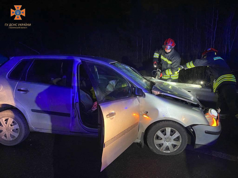 В автомобілі затисло жінку: поблизу Луцька сталась аварія