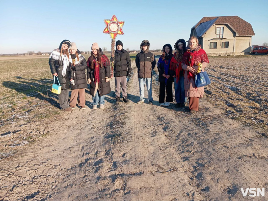 Коляда заради перемоги: семикласники з Волині передали 12 тисяч гривень на підтримку ЗСУ