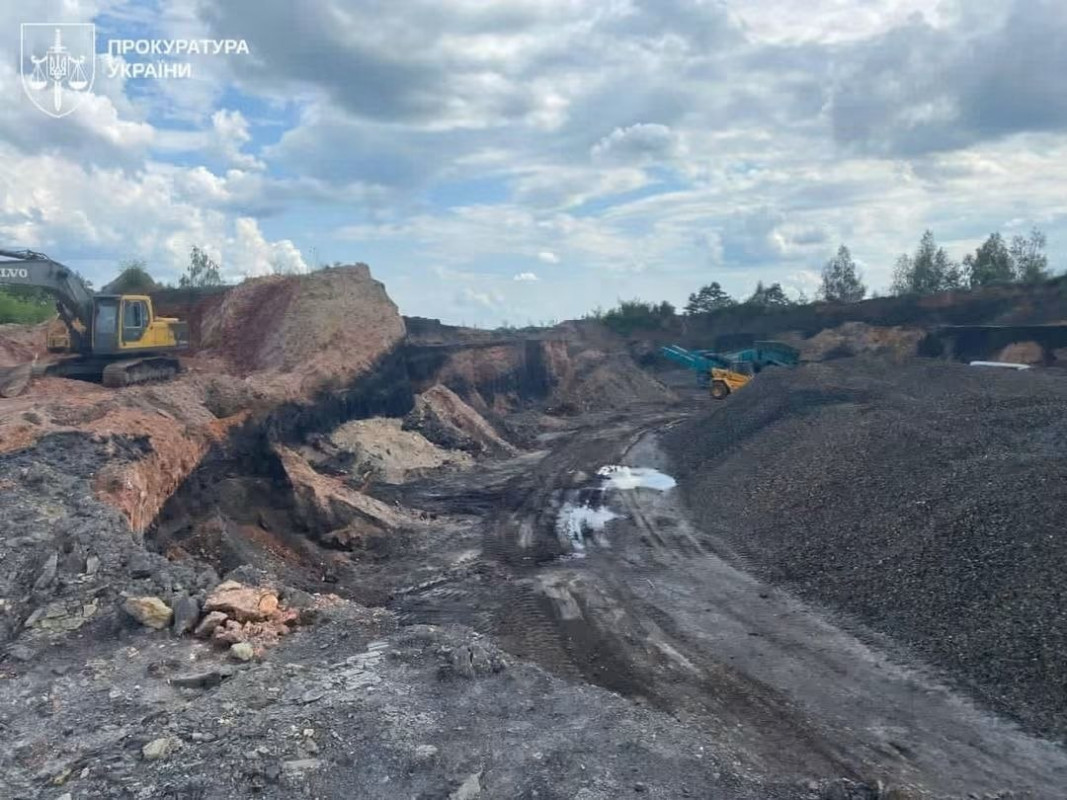 На Волині директора підприємства підозрюють у легалізації видобутих копалин на понад 30 млн грн