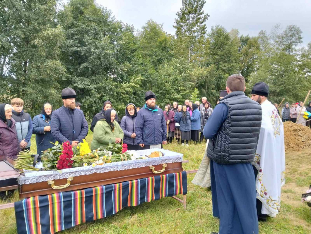 Життя обірвалось внаслідок важких поранень: на Волині попрощались з Героєм Володимиром Андрійчуком