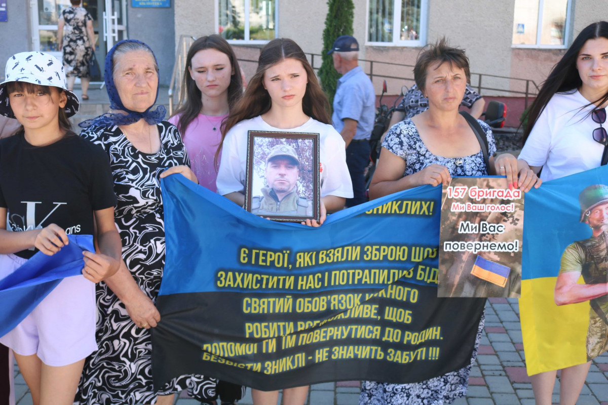 «Має повернутися кожен»: у місті на Волині провели акцію на підтримку полонених і зниклих безвісти військових