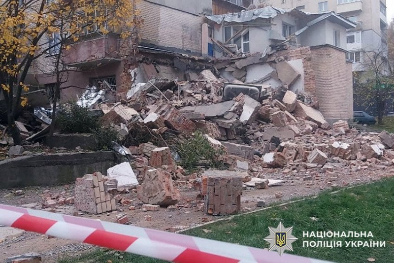 Вибух у Хмельницькому: потужний удар зніс частину багатоповерхівки. Фото