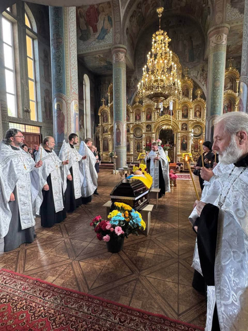 На Волині попрощалися із захисником Олександром Хмаруком, загибель якого підтвердила ДНК-експертиза