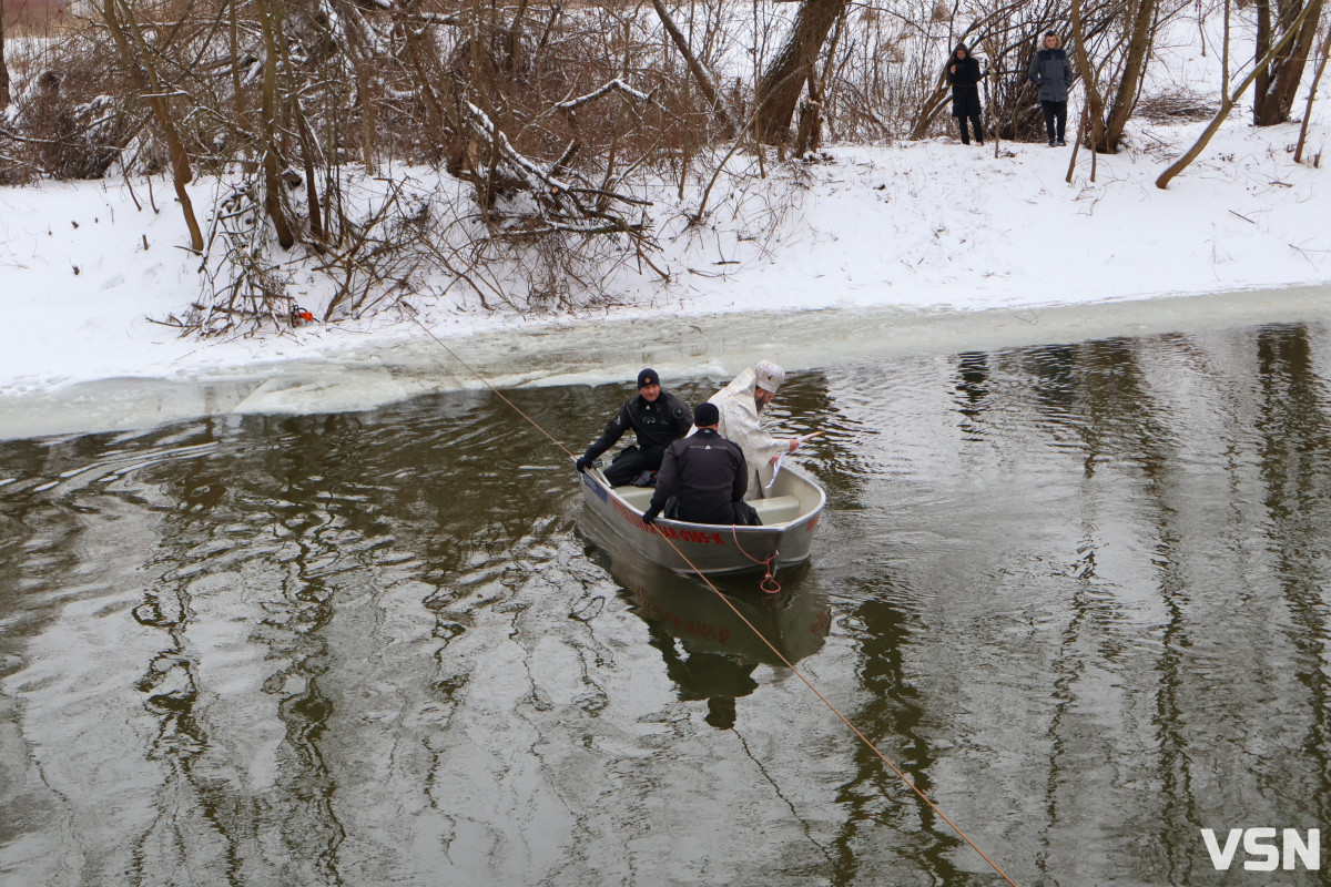Як у Луцьку освячували воду на річці Стир. Фоторепортаж