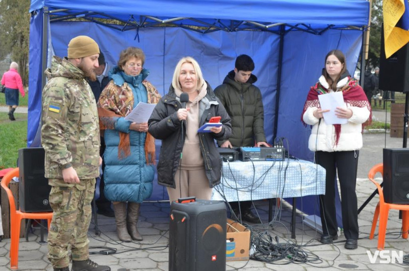 У місті на Волині на благодійному ярмарку зібрали майже 120 тисяч гривень для ЗСУ. Фоторепортаж