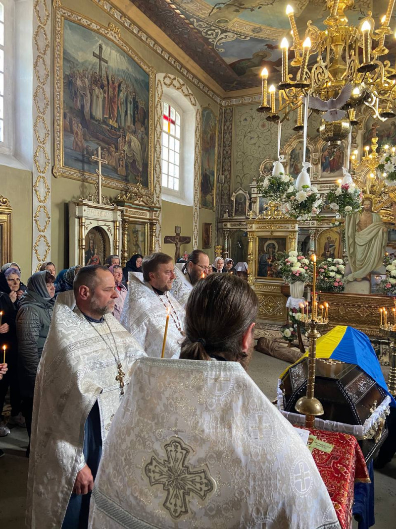 На Волині провели в останню дорогу Героя Володимира Бурнашева