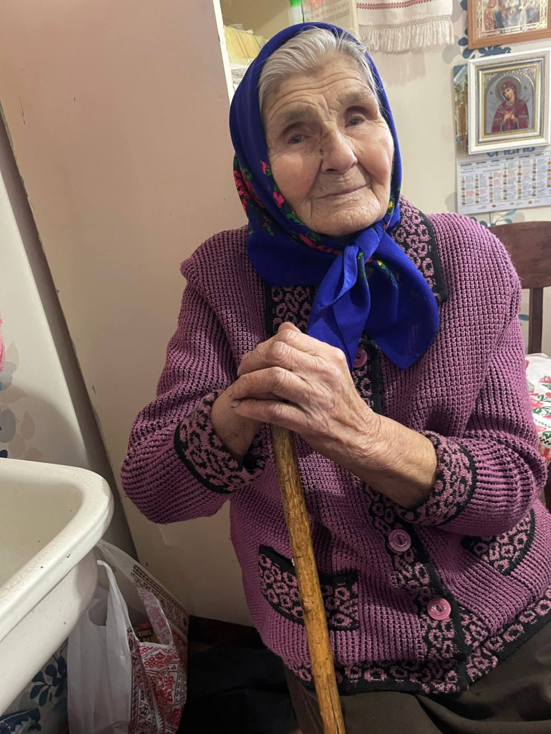 І нині сама готує їсти та підтримує порядок у домі: історія життя 90-річної бабусі з Волині