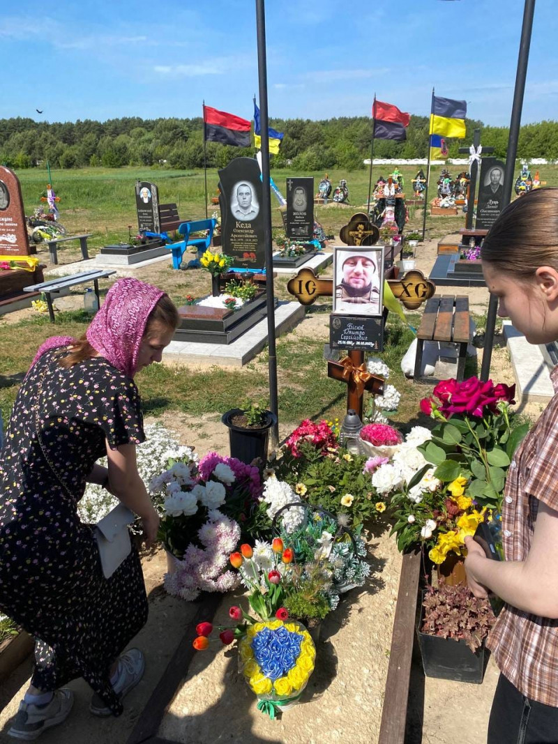 На Волині відкрили меморіальну дошку на честь загиблого воїна Дмитра Бісюка