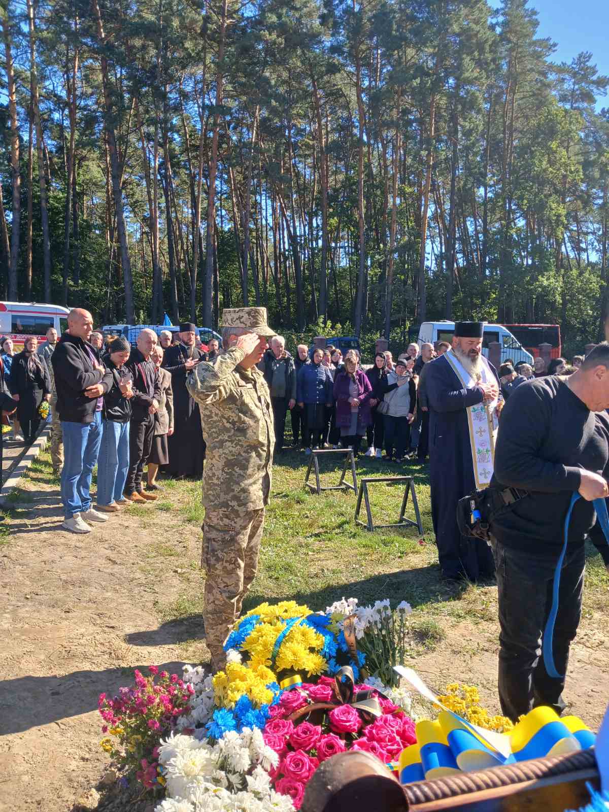 Без батька залишилися двоє синочків-школяриків: на Волині попрощались з Героєм Ігорем Богомазюком