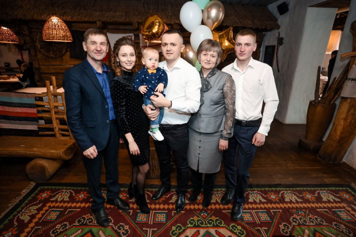 Вів команду, ризикуючи життям: на Волині вперше в храмі заупокійне богослужіння за захисником лунало українською