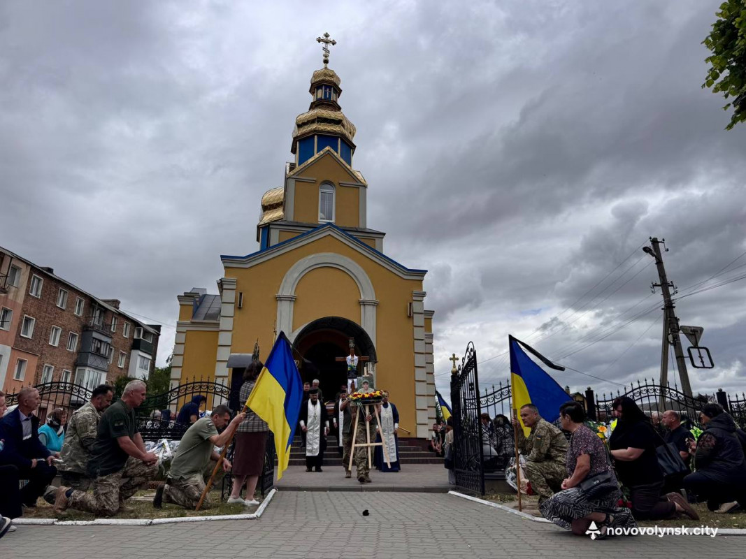 На Волині попрощалися з Героєм Євгеном Мазуркою, який загинув на Донеччині