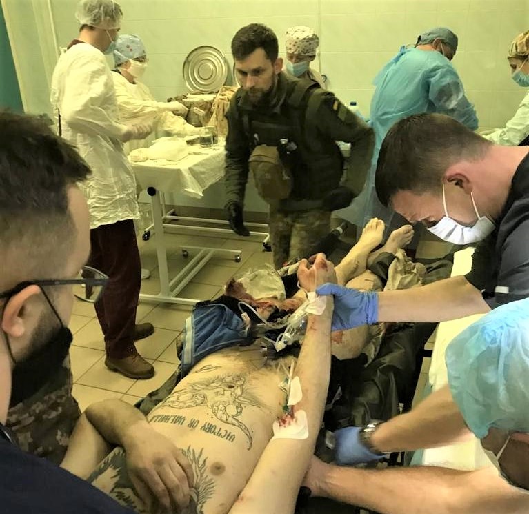 Медична сестра з Волині витримала пекло бомбардувань Маріуполя і 188 діб знущань у полоні