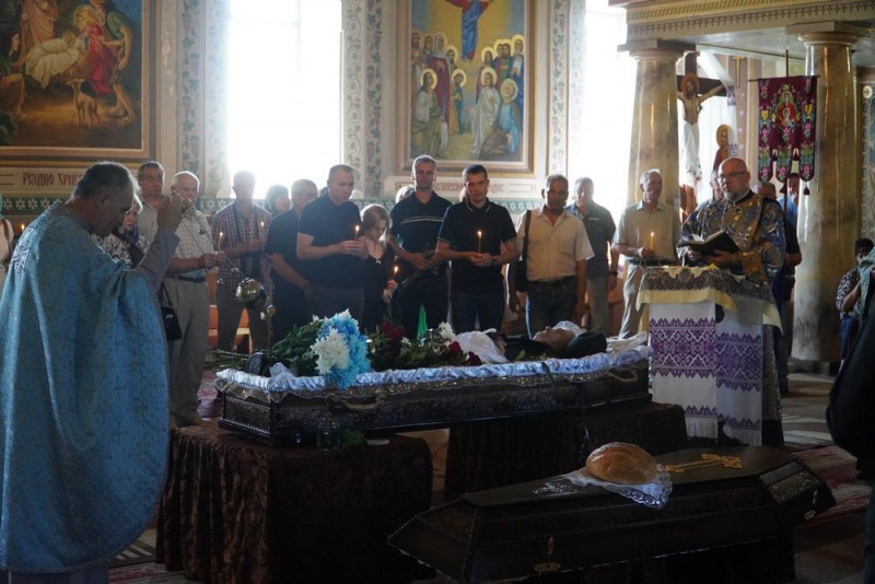Видатний митець, рекордсмен світу, волинський «Фаберже»: у Володимирі попрощалися з Анатолієм Бойком