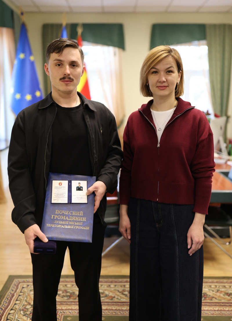 Герой України, льотчик Вадим Ворошилов став почесним громадянином Луцька