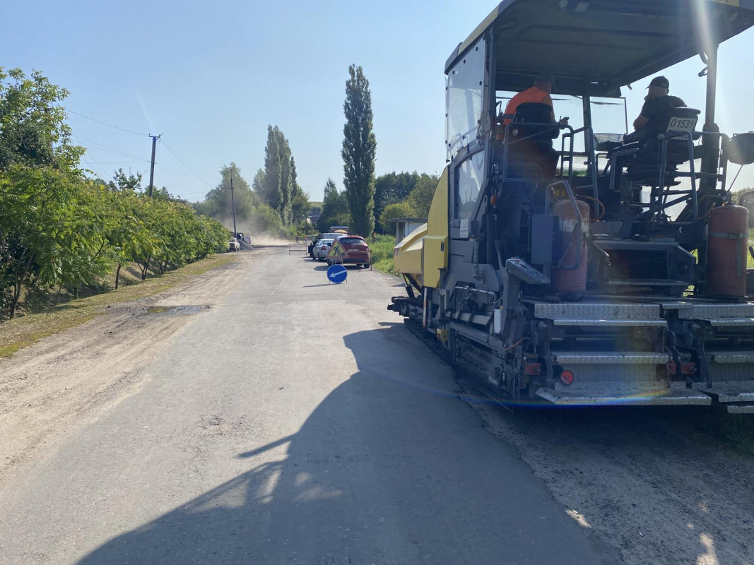 У волинській громаді відремонтували аварійну ділянку дороги при в’їзді у селище
