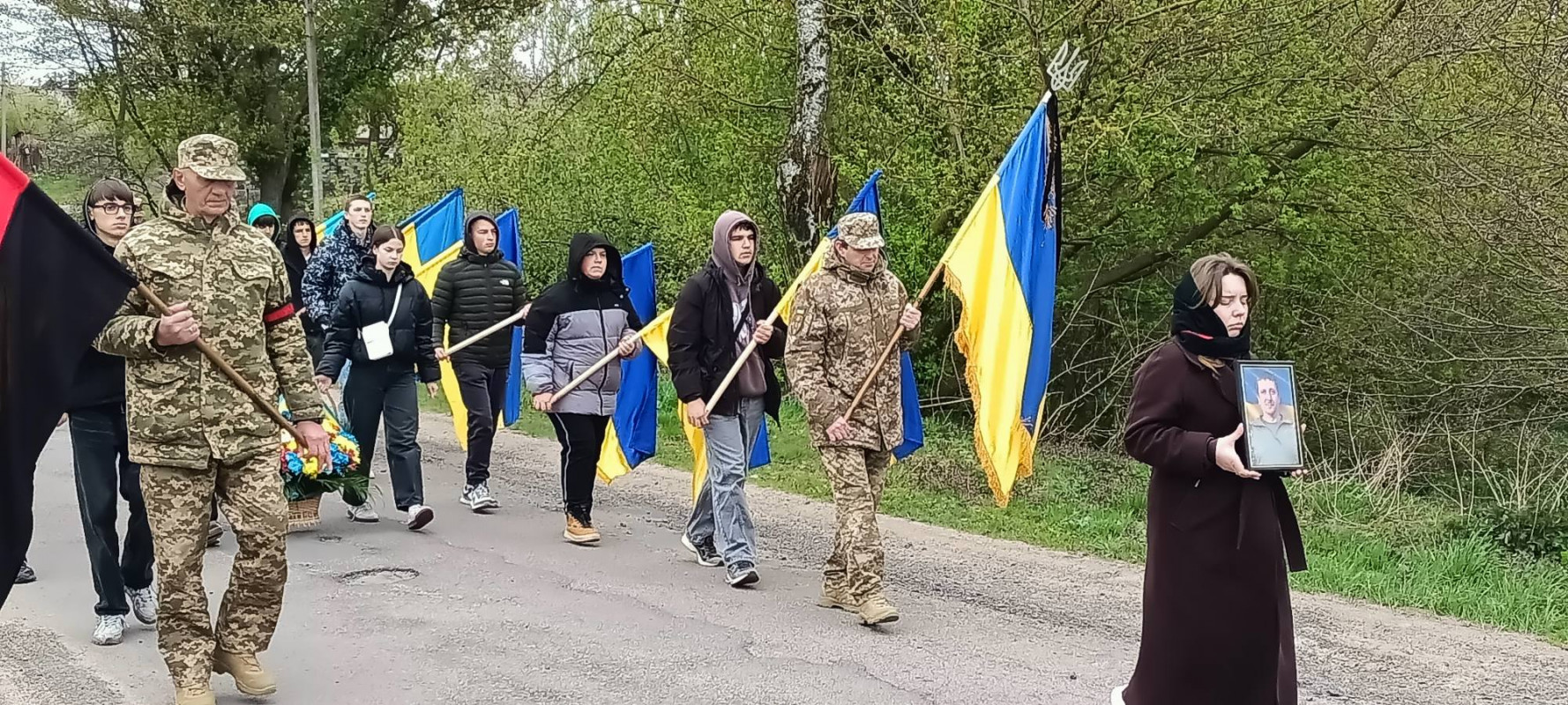 У липні став до лав захисників, а в листопаді - загинув: біля Луцька поховали Героя Миколу Андрійчука, який вважався зниклим безвісти