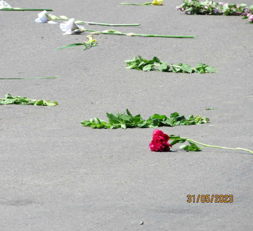 На Волині навколішки з квітами зустріли тіло Героя Юрія Данильчука
