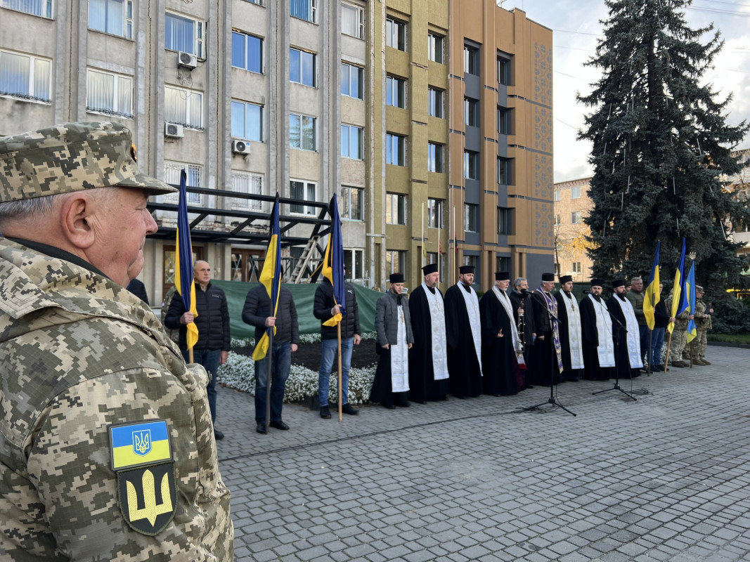 Понад рік вважався зниклим безвісти: на Волині попрощались з Героєм Романом Яковлевим