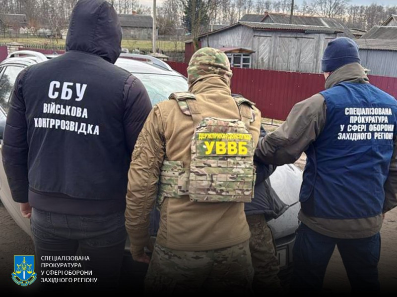 На Волині 25-річний чоловік за 7 тисяч доларів хотів переправити ухилянта за кордон