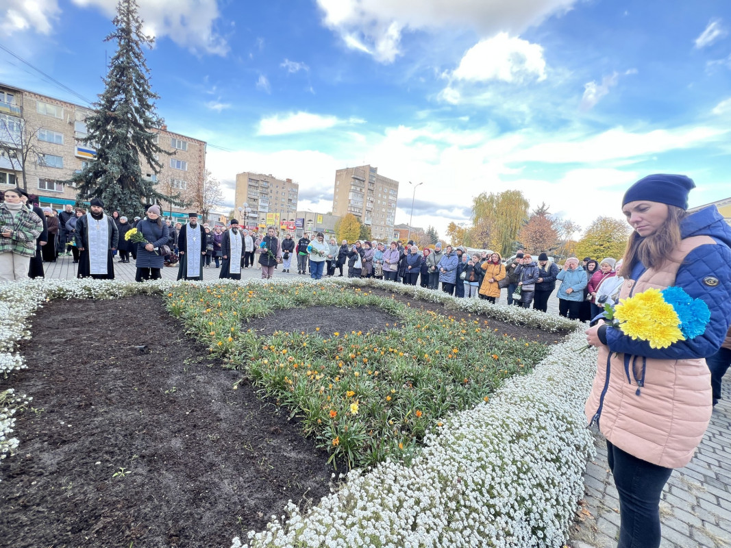 Понад рік вважався зниклим безвісти: на Волині попрощались з Героєм Романом Яковлевим