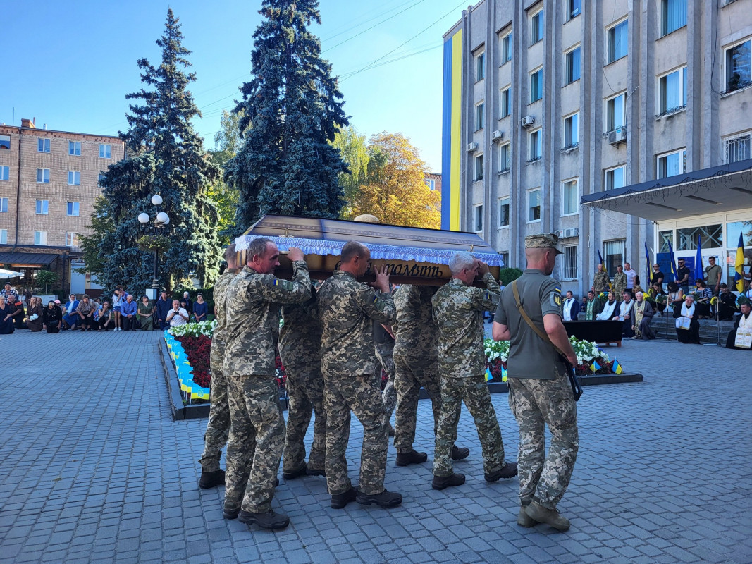 Не мав шансів вижити: волиняни попрощались із Героєм Сергієм Салінським