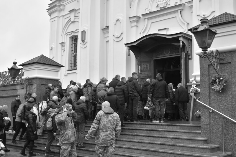 Два прощання в один день: у Луцьку поховали Героїв Вадима Басараба та Сергія Вікторського