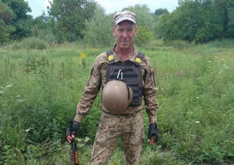 Взяла під опіку п’ятьох онуків і чекає зятя з полону: історія 65-річної бабусі з Волині