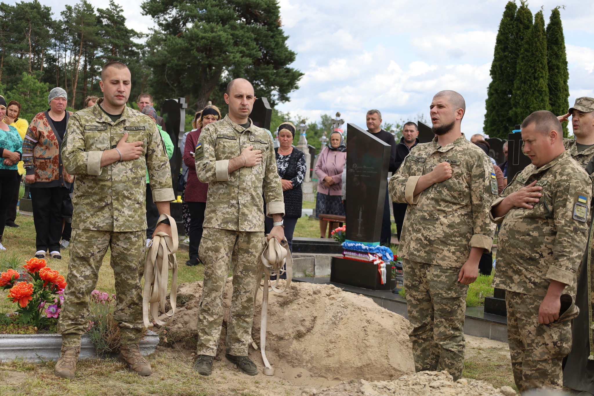 Загинув на Харківщині: волиняни попрощались з Героєм Василем Сущиком