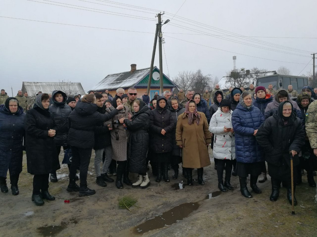 Остання дорога додому: на Волині Вічний спочинок знайшов Герой Олександр Бондарук