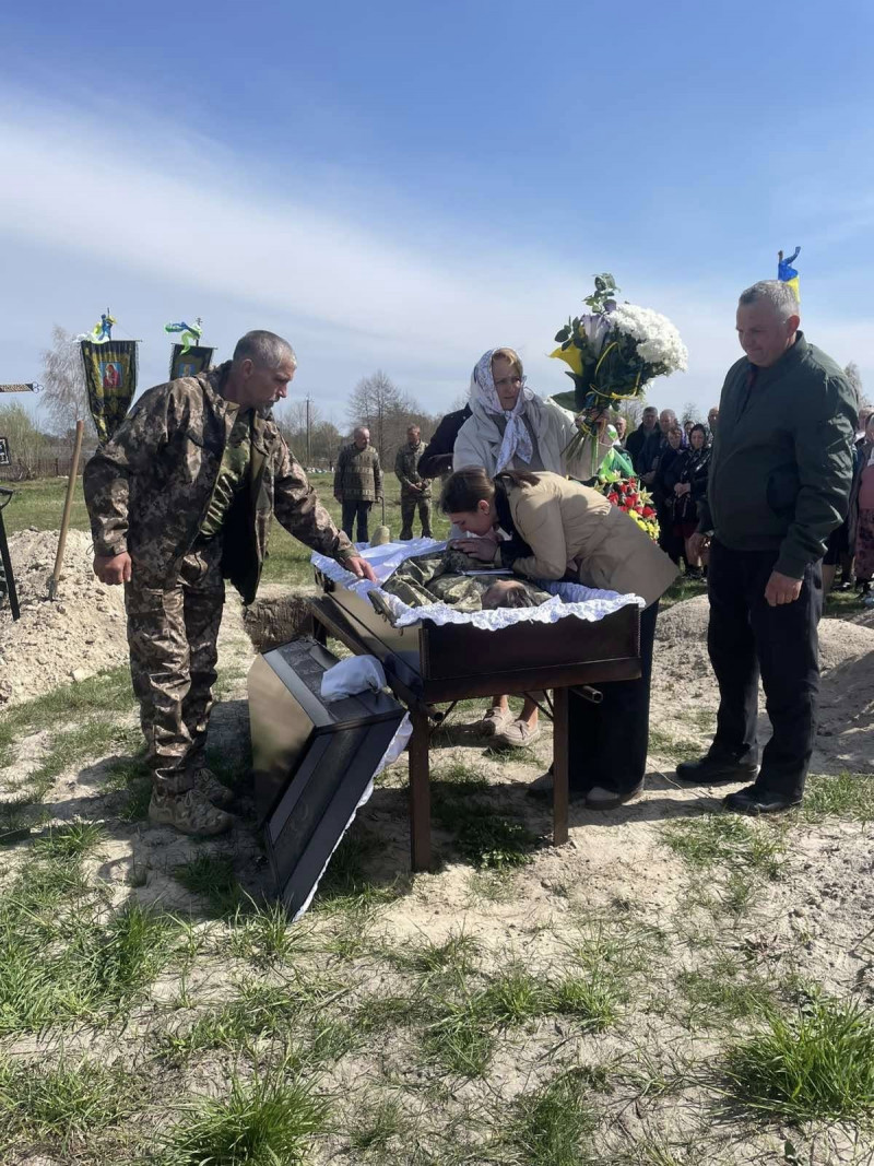 Помер у лікарні на Великдень: на Волині в останню путь провели учасника бойових дій Сергія Власюка