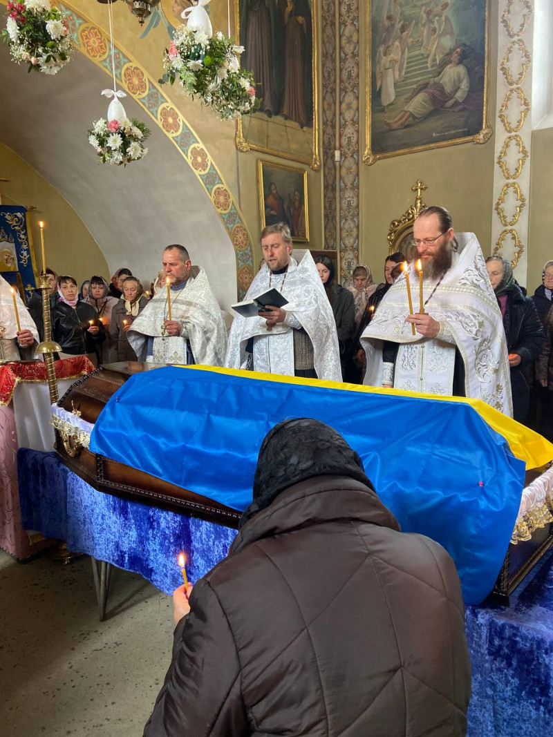 На Волині провели в останню дорогу Героя Володимира Бурнашева