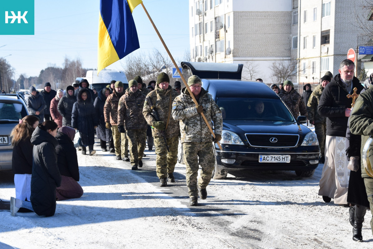 Осиротіли донечка і син: на Волині попрощалися із 43-річним Героєм Віктором Веремійчиком
