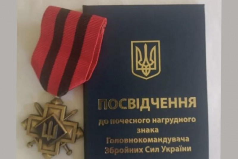 Добровільно пішов до військкомату, аби поповнити ряди ЗСУ: воїна з Волині нагородили «Золотим хрестом»