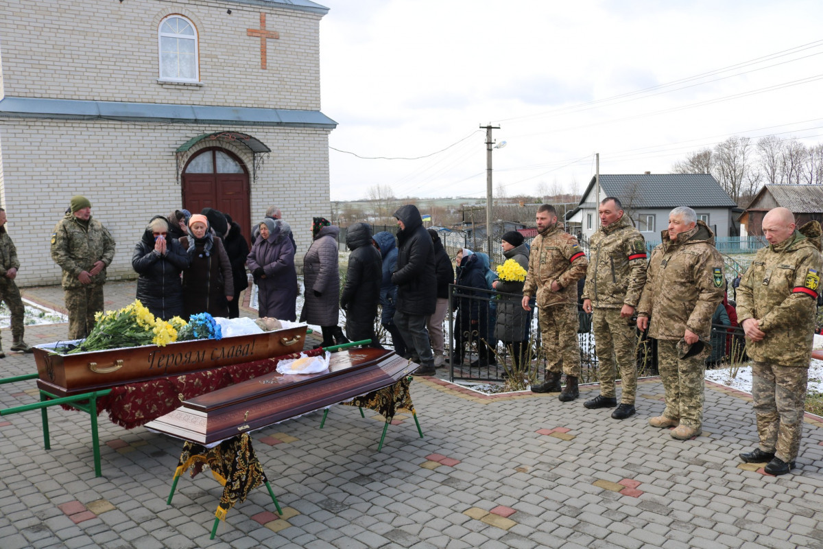 Віддав життя за Україну: на Волині попрощались з Героєм Олександром Панасюком