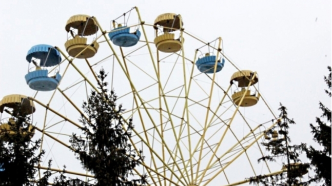 Машини часу в центрі міста: як у Луцьку з’являлися легендарні атракціони та дитяче містечко