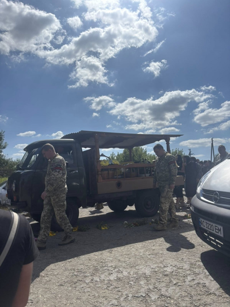 На Волині попрощалися з молодим Героєм, який багато місяців вважався зниклим безвісти