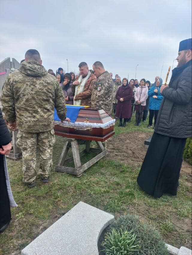 На Волині попрощалися із військовим Василем Головчаком, який загинув в аварії