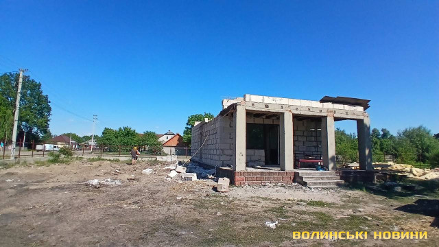 «Не залишилося нічого»: на Волині багатодітна сім’я втратила два будинки через пожежу